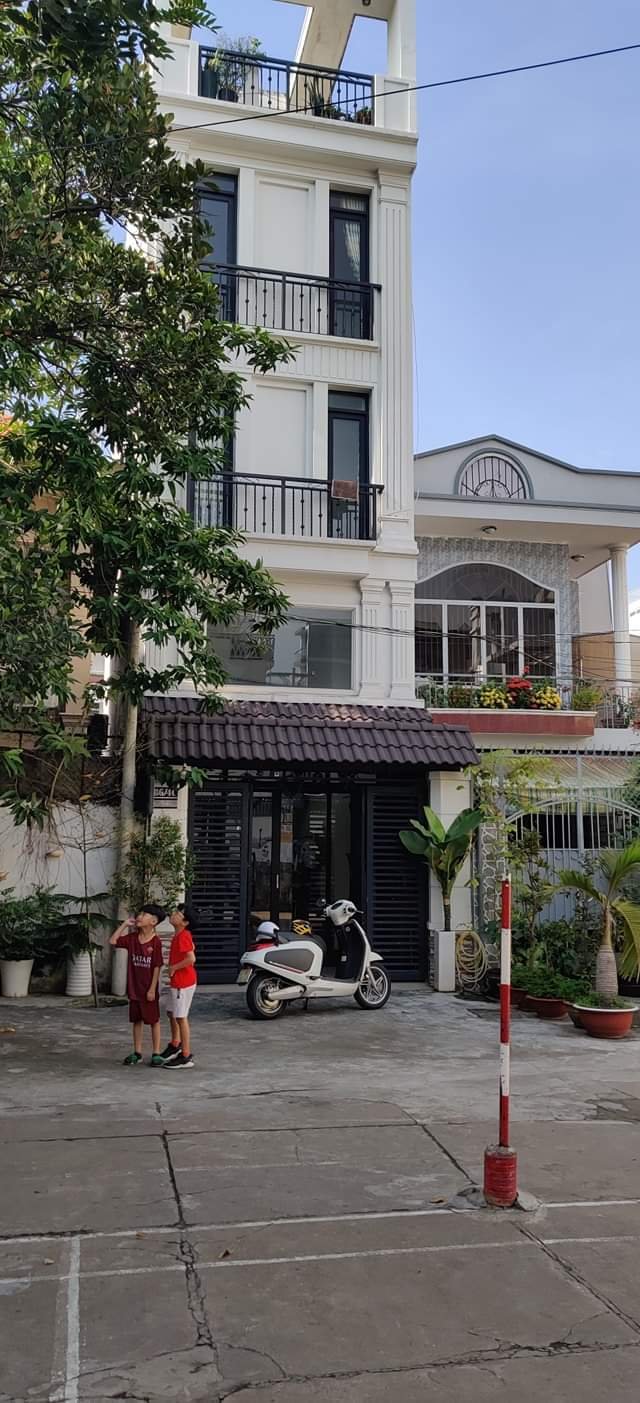Bán nhà HXH Hồ Văn Huê, Phường 9, Q. Phú Nhuận, DT 4x18m, 1 trệt 2 lầu sân thượng giá 13 tỷ TL