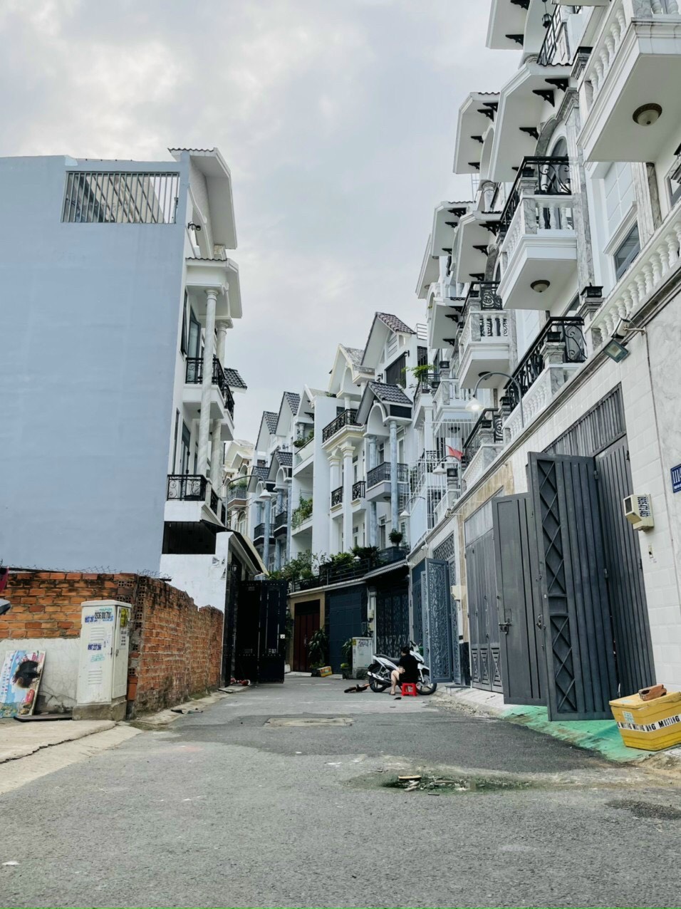 bán gấp ks mặt tiền hòa hảo quận 10 dt 4x18 nhà 4 lầu giá 22,5 tỷ