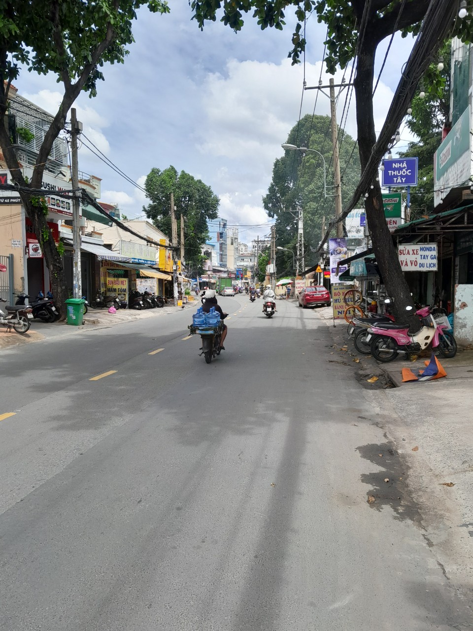 bán gấp nhà mặt tiền đường thống nhất.p11.quận gò vấp