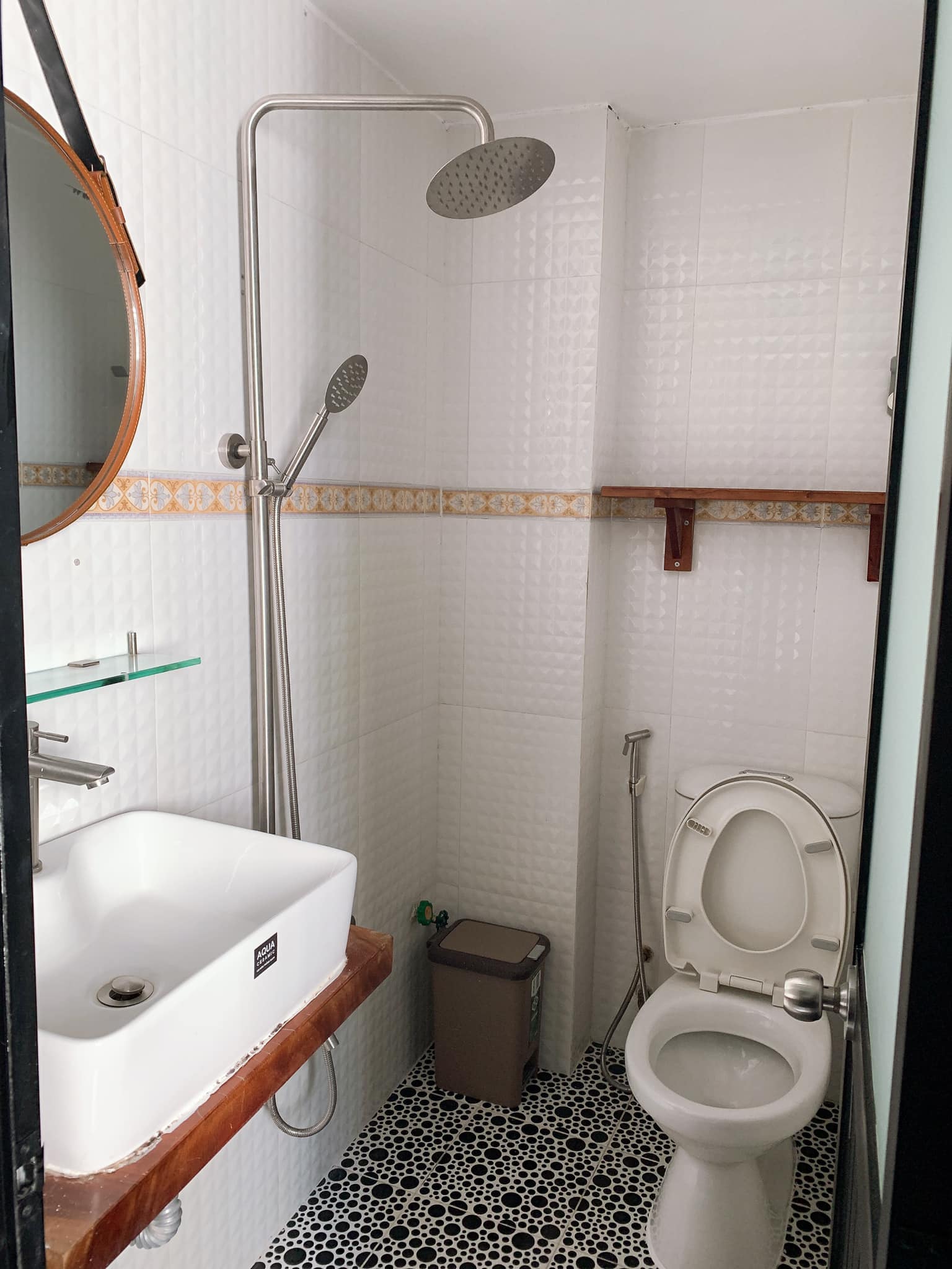 bán nhà quận 4 đoàn văn bơ khu nhà 20 thước hẻm xe hơi 5 tầng chỉ 5.1tỷ.