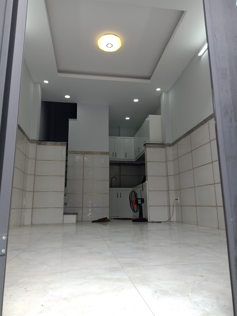 bán nhà quận 4 Tôn Thất Thuyết hẻm xe hơi 22m2 chỉ 4.55 tỷ