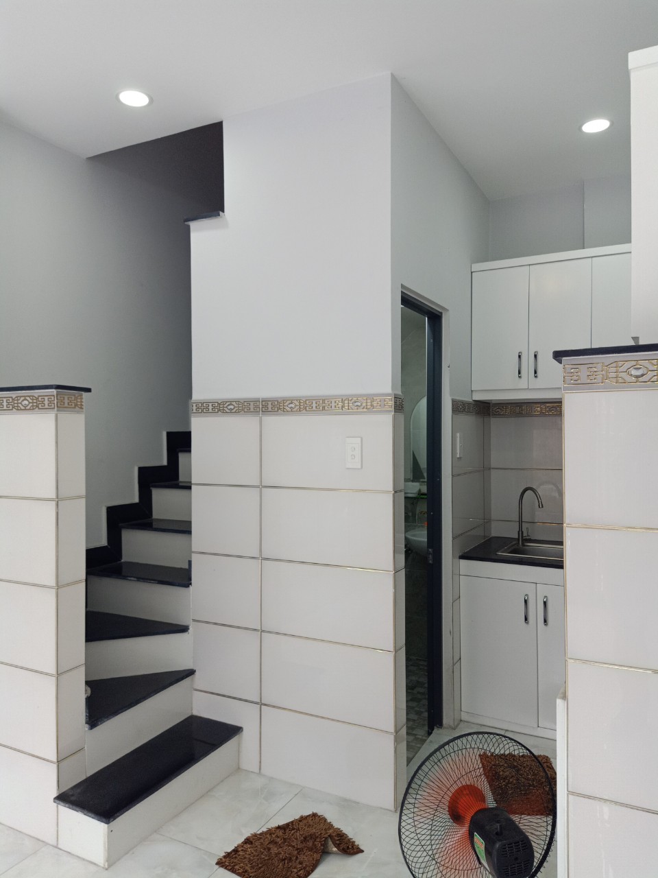 bán nhà quận 4 Tôn Thất Thuyết hẻm xe hơi 22m2 chỉ 4.55 tỷ