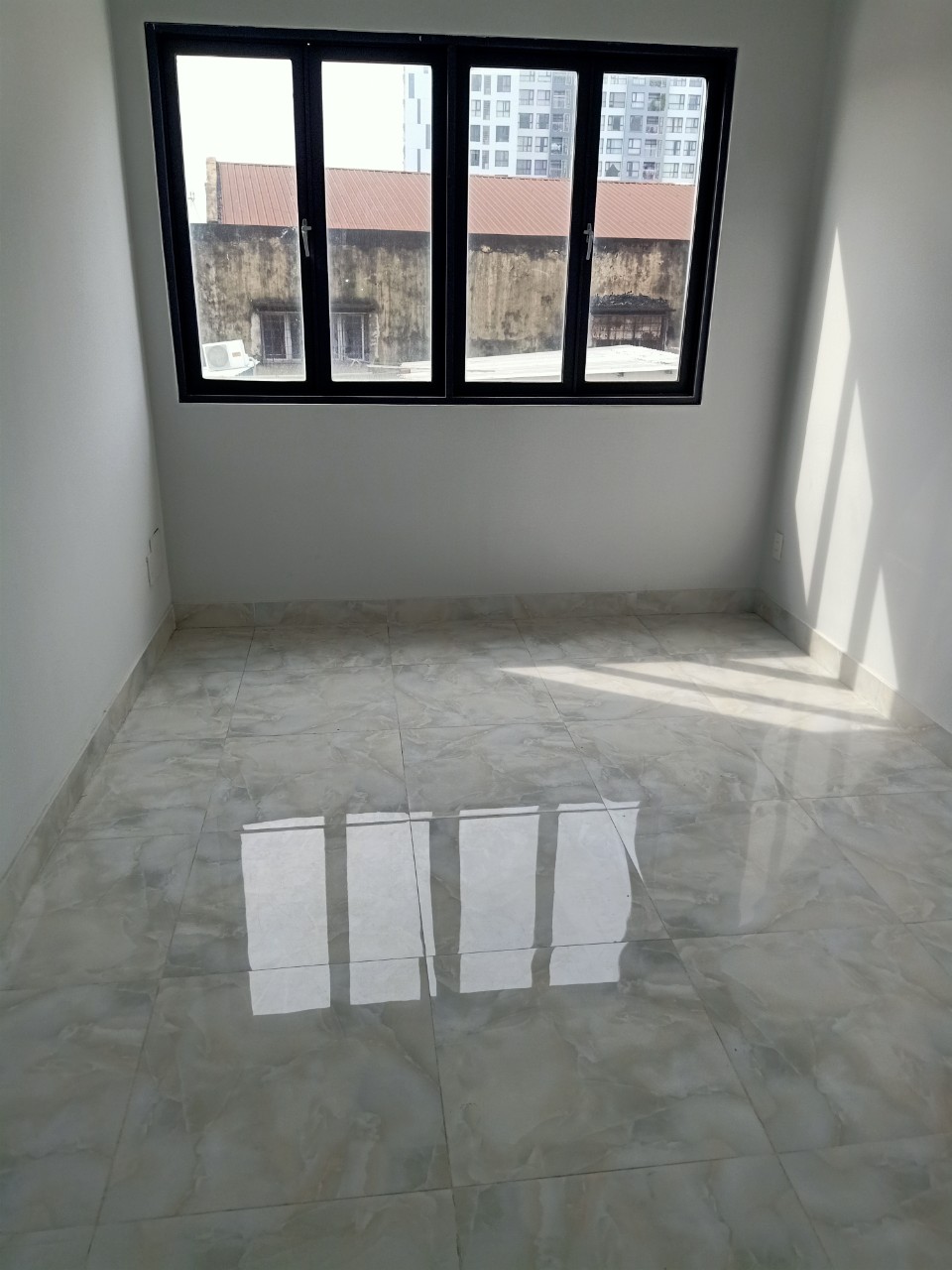 bán nhà quận 4 Tôn Thất Thuyết hẻm xe hơi 22m2 chỉ 4.55 tỷ