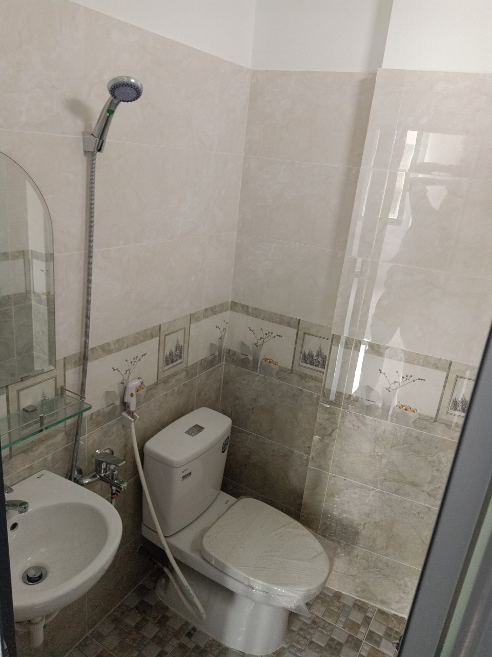 bán nhà quận 4 Tôn Thất Thuyết hẻm xe hơi 22m2 chỉ 4.55 tỷ