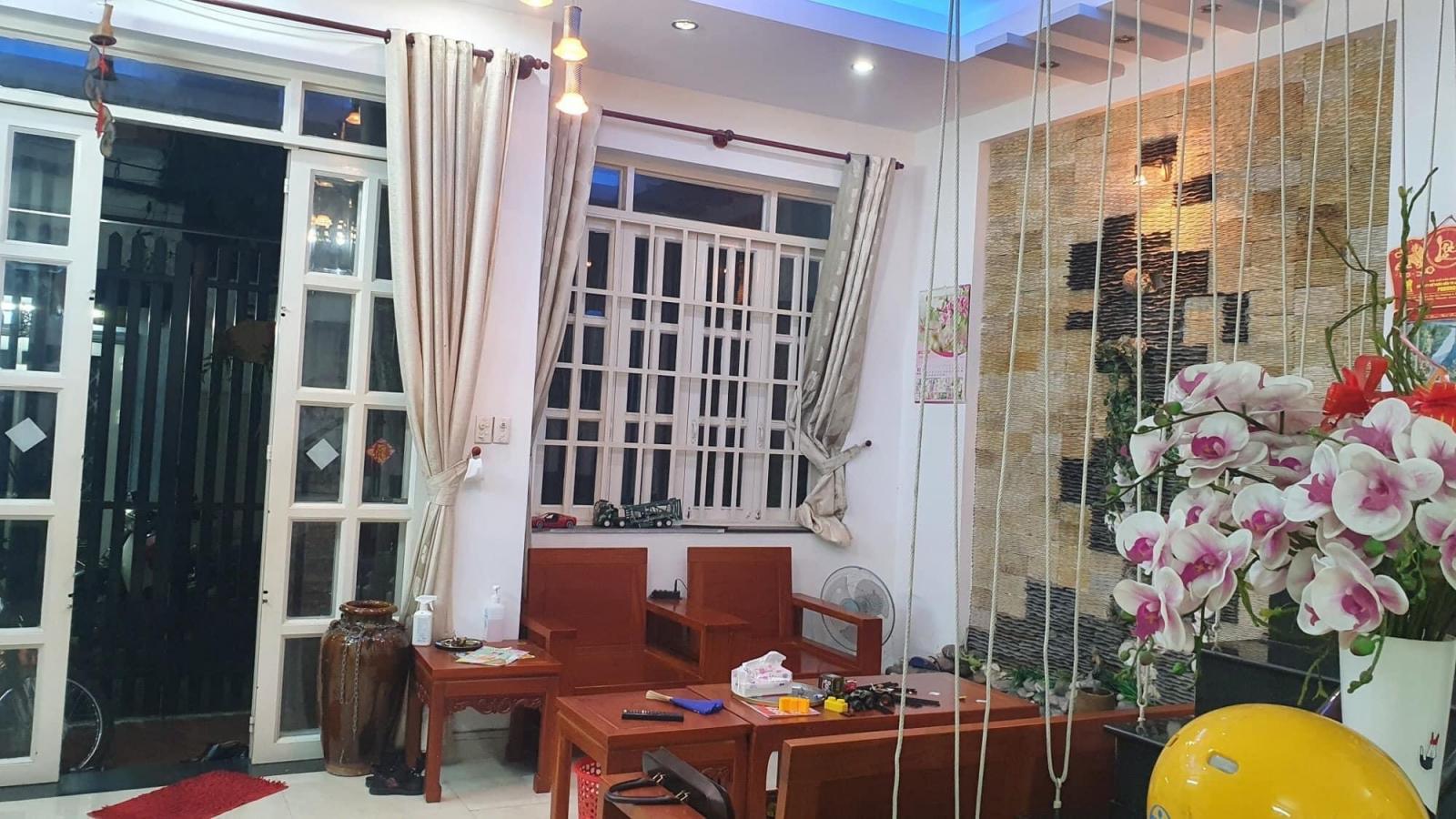 Bán nhà hẻm đường Lê Quang Định, Bình Thạnh, DT 6x12m, 3Tầng,3 phòng ngủ