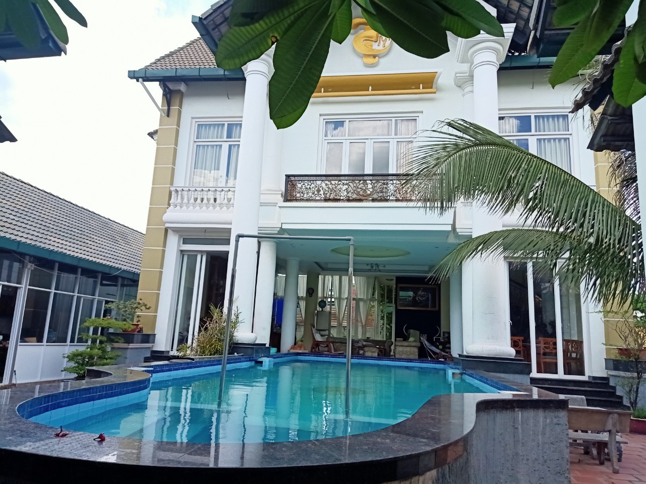Siêu biệt thự mặt tiền Man Thiện Phường Tân Phú, Quận 9 25x50 3 tầng hồ bơi sân vườn giá 40 tỷ