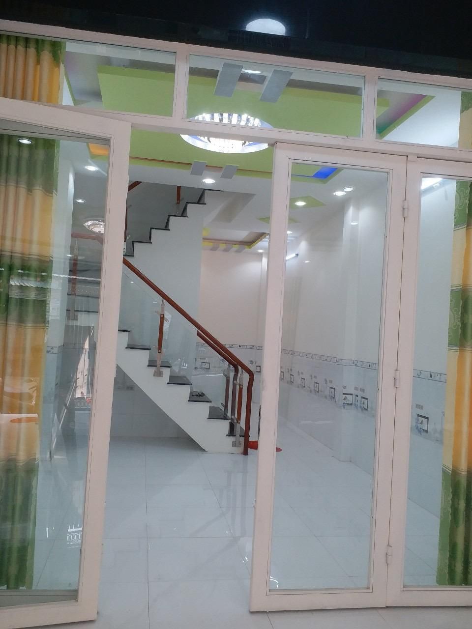 Nhà ngộp,bán gấp trả nợ,60m2,nhà mới,hẻm 8m,3 tầng sân thượng,Hlộ 2,Bình Tân,chỉ 4 tỷ