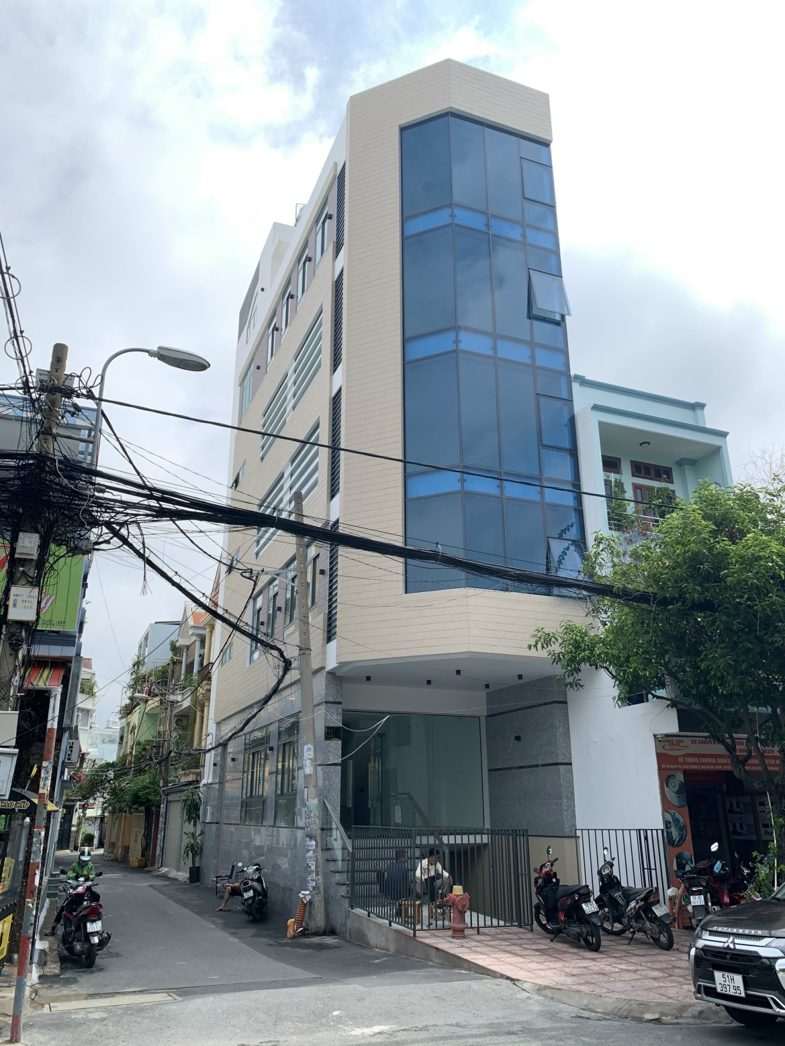Bán nhà 2 MẶT TIỀN Nguyễn Văn Lượng p17 GV, 7 tầng mới