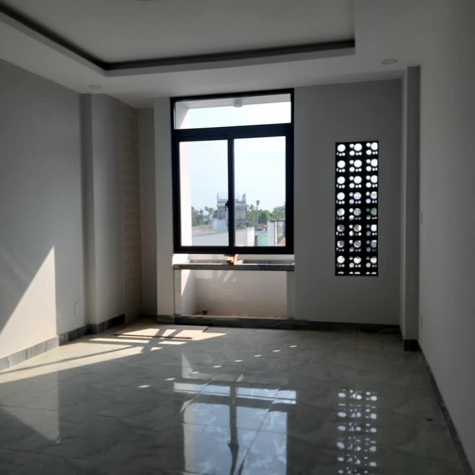 Bán nhà 4 tầng cực đẹp đường Hồ Văn Tư 71.5 m2 6.3 tỷ chợ Thủ Đức