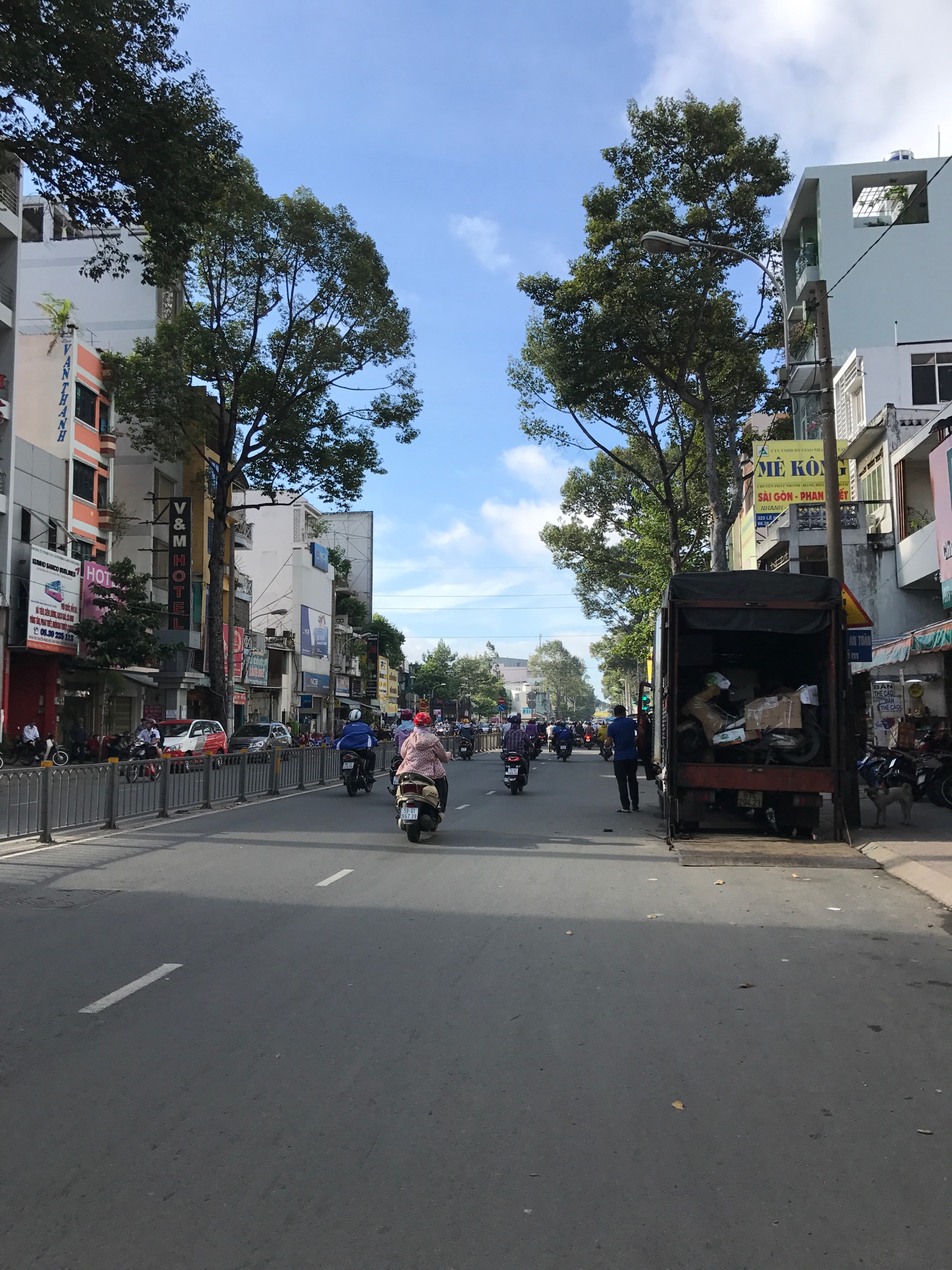 Bán nhà mặt tiền Hồng Bàng, 4 x 20m, 3 lầu, chỉ 19 tỷ còn bớt, Q.11