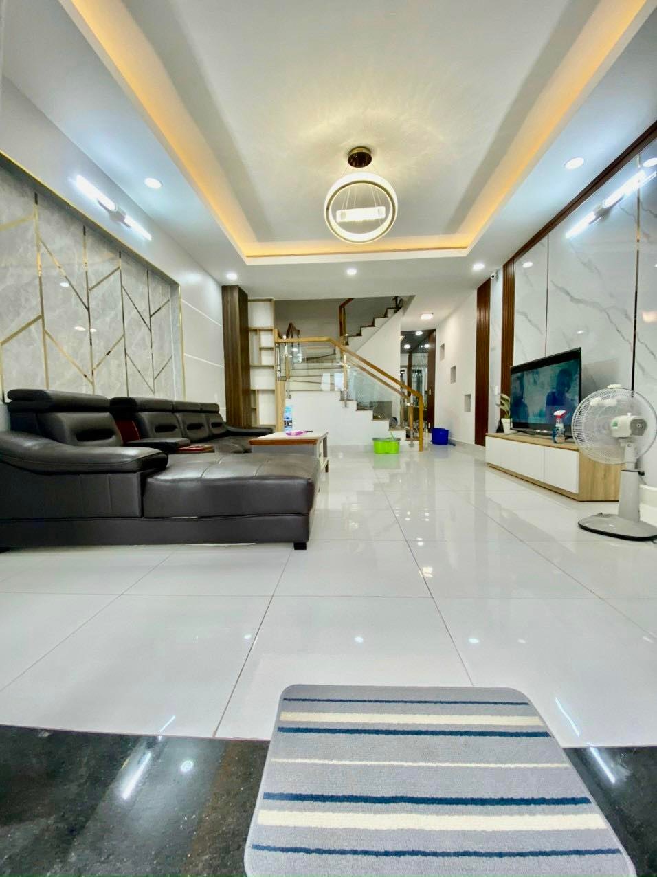 BÁN NHÀ LIỀN KỀ PHÚ MỸ HƯNG QUẬN 7 