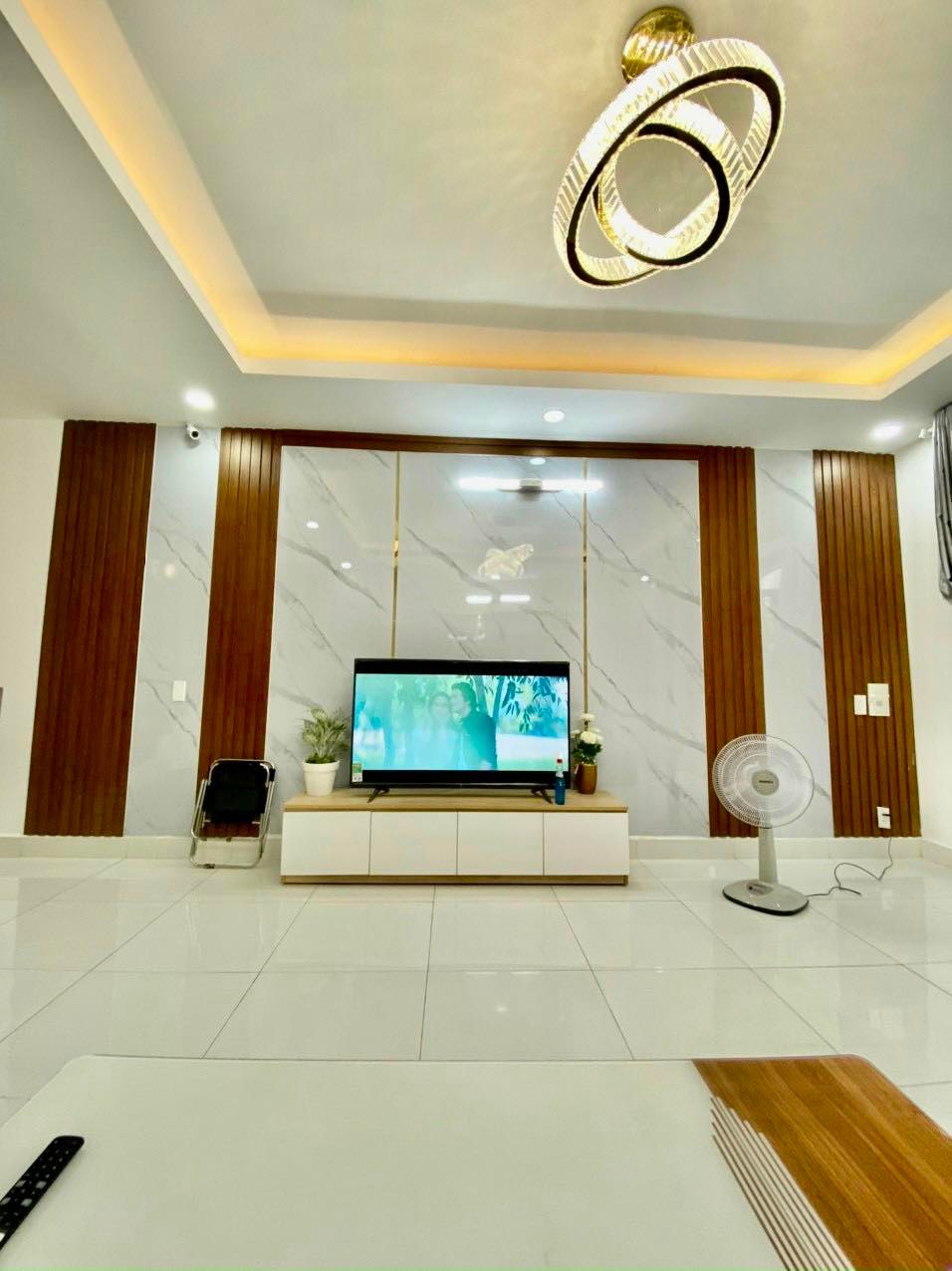 BÁN NHÀ LIỀN KỀ PHÚ MỸ HƯNG QUẬN 7 