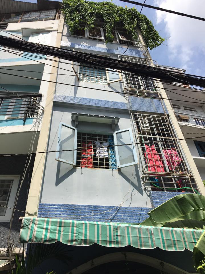 Bán nhà 2 mặt tiền đường Nguyễn Giản Thanh - Khu chợ sỉ thuốc Tây, P15, Quận 10. DT: 5x17m, 4 tầng
