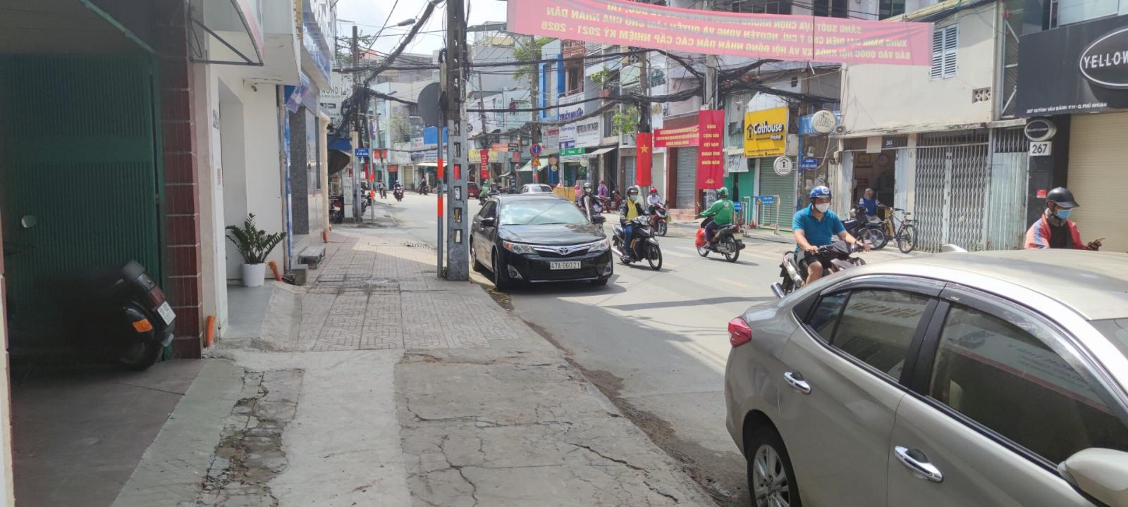 Bán nhà mặt phố tại Đường Huỳnh Văn Bánh, Phường 11, Phú Nhuận, Tp.HCM diện tích 120m2  giá 14 Tỷ