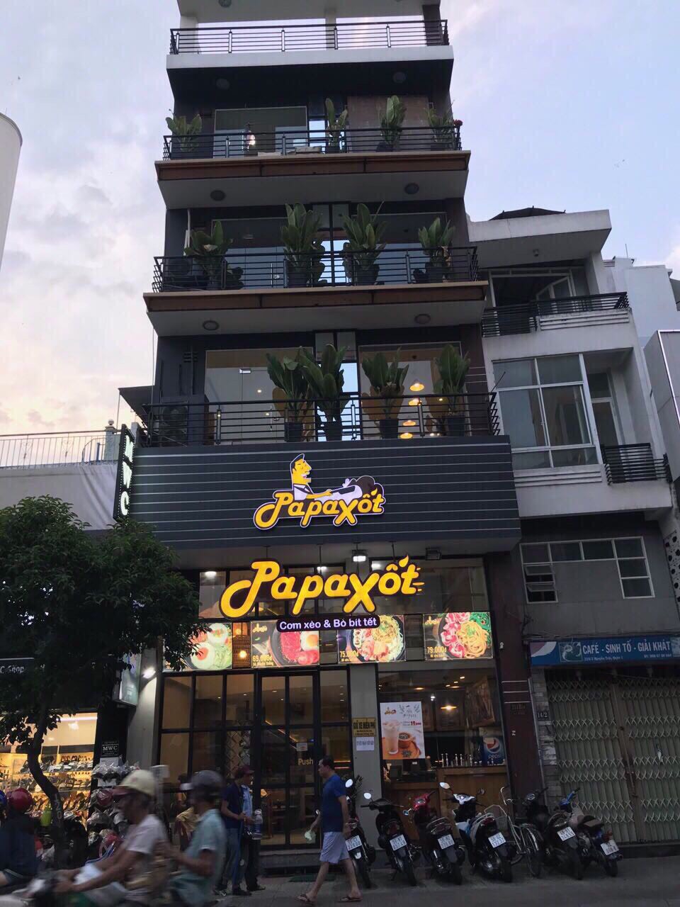 Chính chủ gửi bán độc quyền tòa nhà MT Hoàng Hoa Thám p12 Tân Bình, nhà có thang máy đang cho thuê 100tr/tháng.