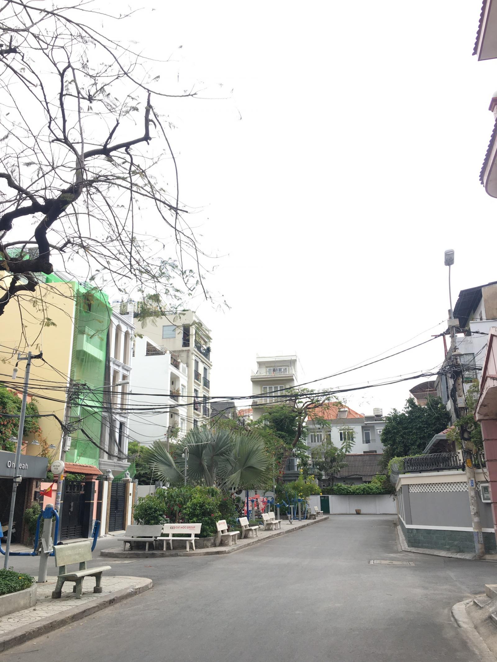 Bán nhà HXH 6m Nguyễn Trọng Tuyển, PN, DT 4,2x17m, 4 tầng, giá 14,5 tỷ TL 