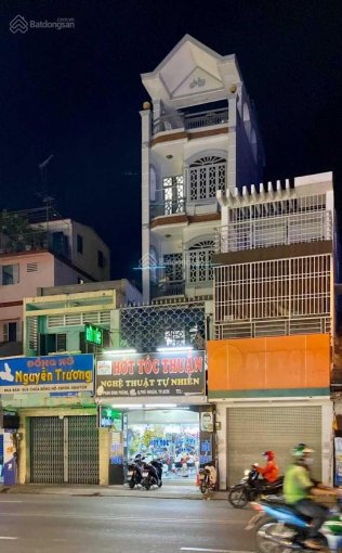 Giảm giá sâu nhà mặt tiền Phan Đình Phùng, Q Phú Nhuận, (4.2x17m), trệt 3 lầu ST, giá 25,8 tỷ TL