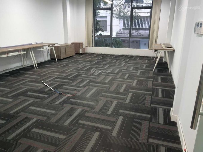 Dì em đi nước ngoài cần bán gấp nhà MT có thang máy CMT8, Q. 3, (5x20m) 22,8 tỷ TL, 0906302102