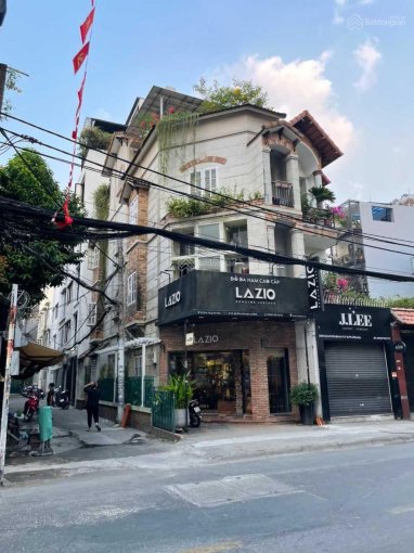 Chia tài sản cần bán nhà góc 2 mặt tiền đường Huỳnh Văn Bánh, Q. Phú Nhuận, (5.3x17m), giá 27.8 tỷ