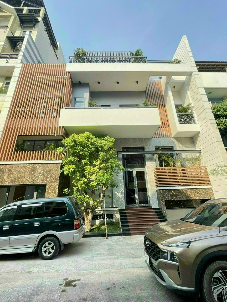 Bán căn nhà phố siêu to Nguyễn Thái Bình, Tân Bình, 8*20m, 4 lầu- thang máy,  giá 28 tỷ.