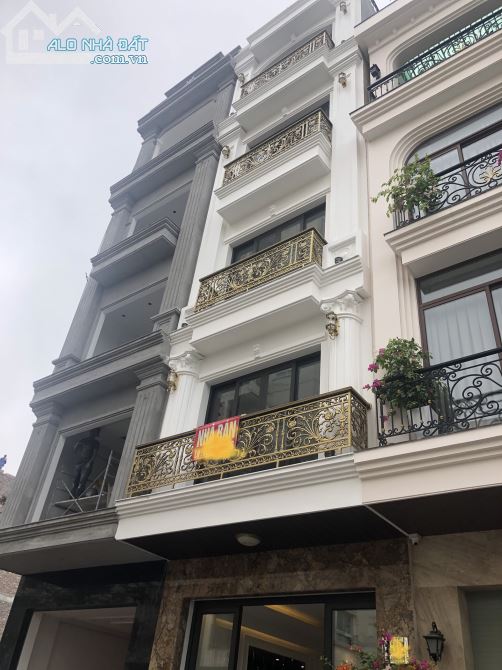 CĂN DUY NHẤT ĐƯỜNG NGUYỄN CỬU VÂN,BÌNH THẠNH ,DT:5X18M KC:4 TẦNG,GIÁ:14,5 TỶ,LH: QUYÊN QUYÊN  (0906302102)