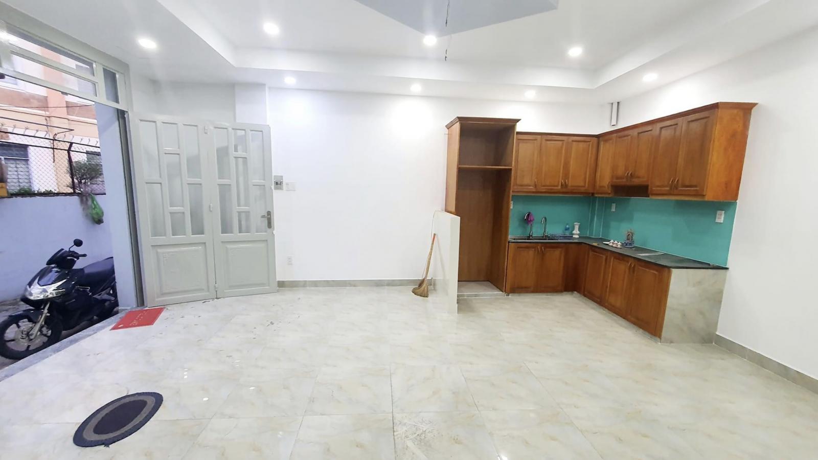 Bán Nhà 4 Tầng Mới Đẹp Đ.Nguyễn Oanh QGV- 45m2-Ngang 4,6m- Nở Hậu 6,4m- Chỉ : 4,2 Tỷ       