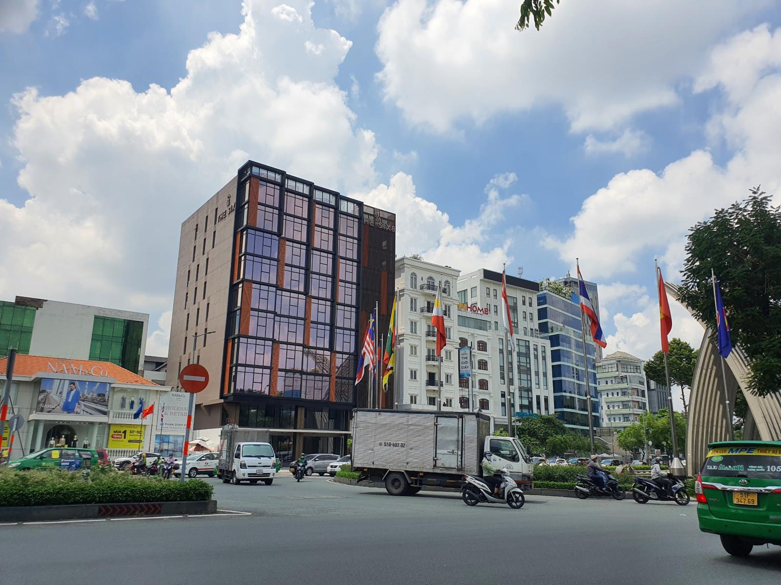 Bán nhà siêu vị trí, góc 2MT Nguyễn Văn Trỗi - Huỳnh Văn Bánh 20m x 22m giá 245 tỷ TL
