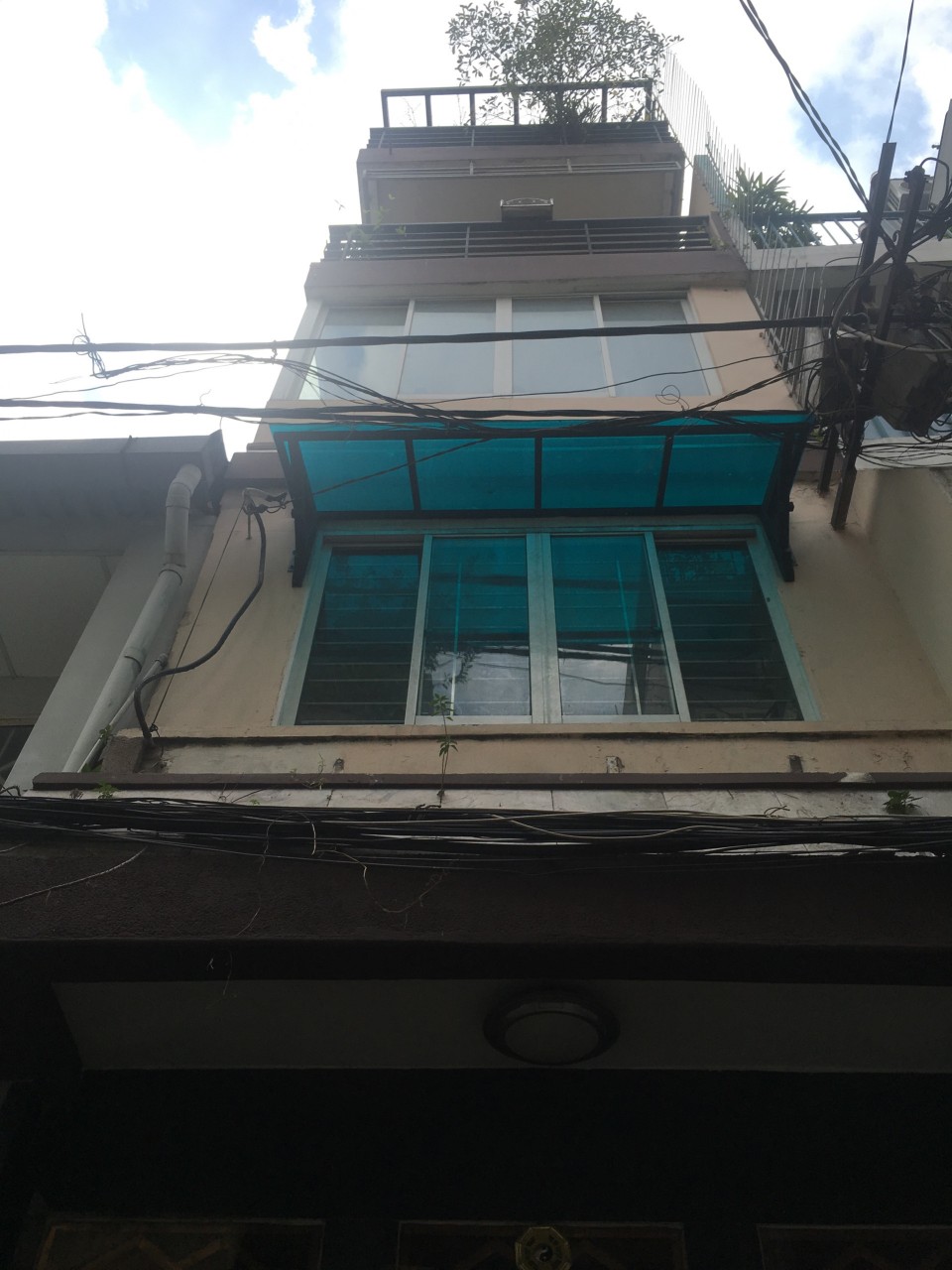 Bán nhà khu chợ thuốc Nguyễn Giản Thanh, 5x16m, 3 lầu ST, giá chỉ: 18.3 tỷ bớt lộc