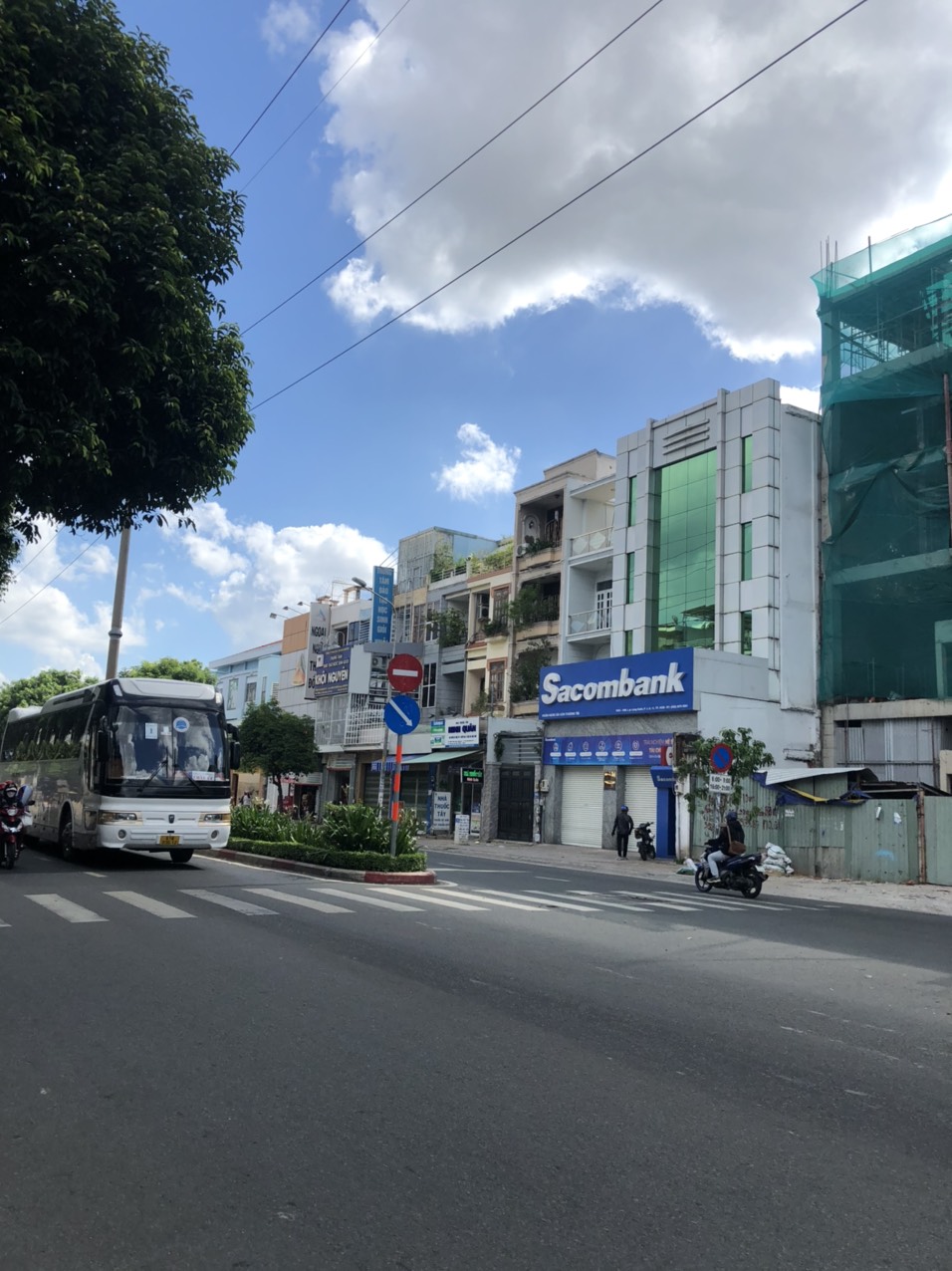 Bán nhà MT Nguyễn Chí Thanh Quận 10, vị trí đẹp- DT vuông vức: ( 7,2x16m)