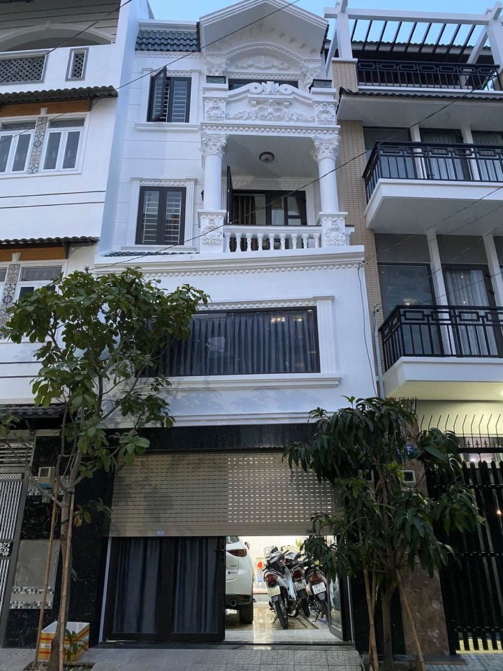Bán nhà đường Huỳnh Văn Bánh, P13, Phú Nhuận; DT: 5x15m, nhà 3 tầng