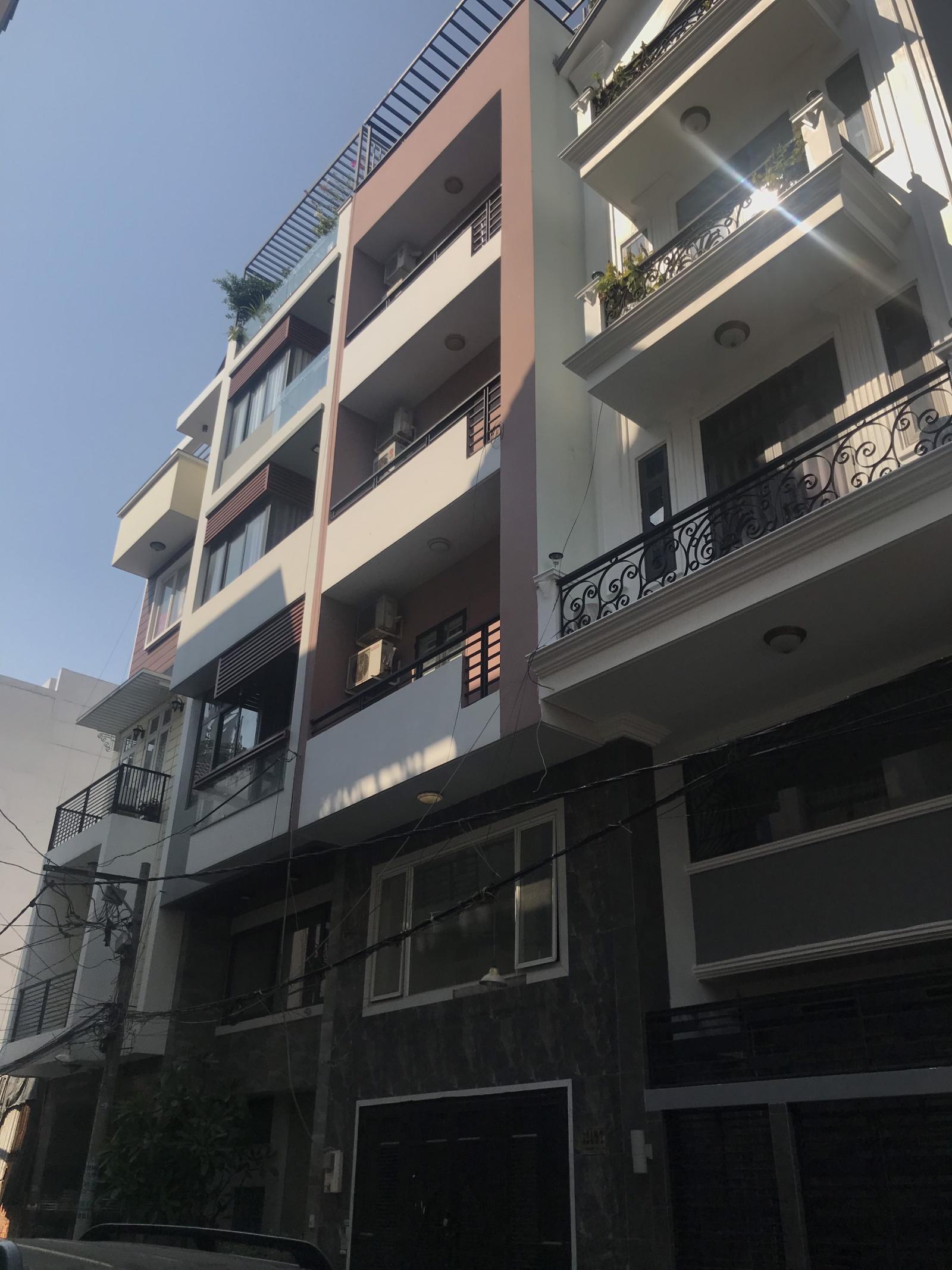 Cần bán gấp building Nguyễn Chí Thanh, Quận 10, DT: 10x30m, NH 14m, trệt, 4 lầu, giá chỉ 85 tỷ