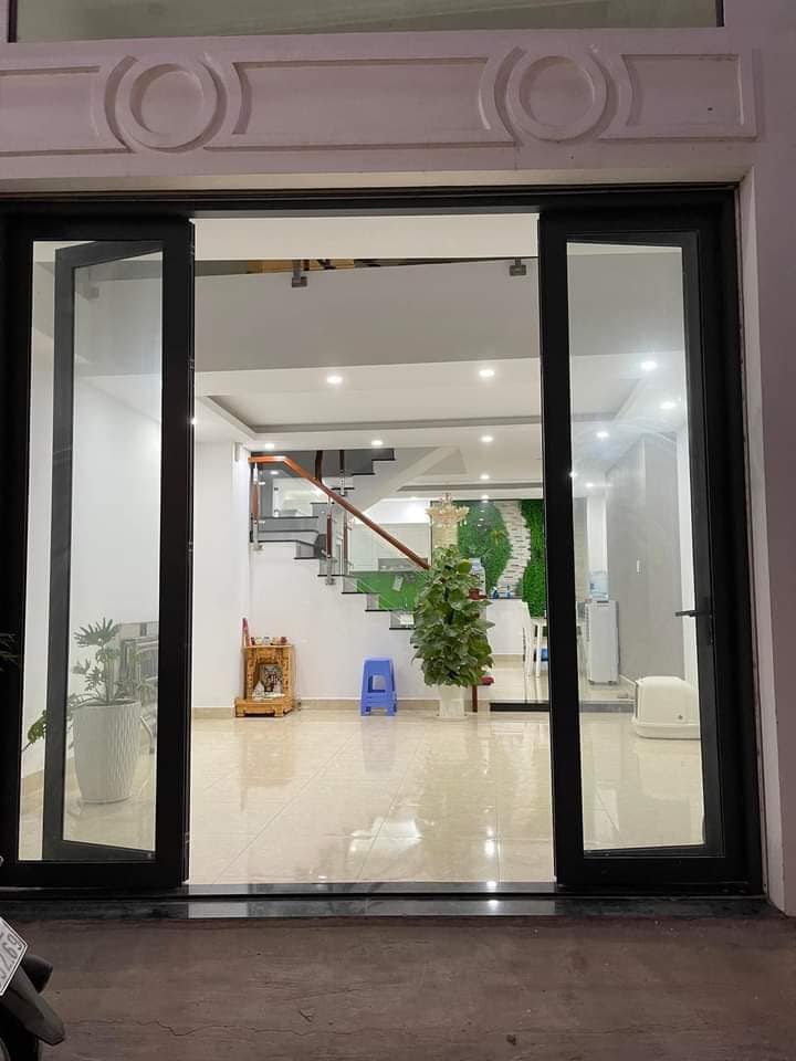 Bán nhà mới đẹp Tân Phú , DTSD 46m2, HXH đỗ cổng, giá nhỉnh 2 tỷ