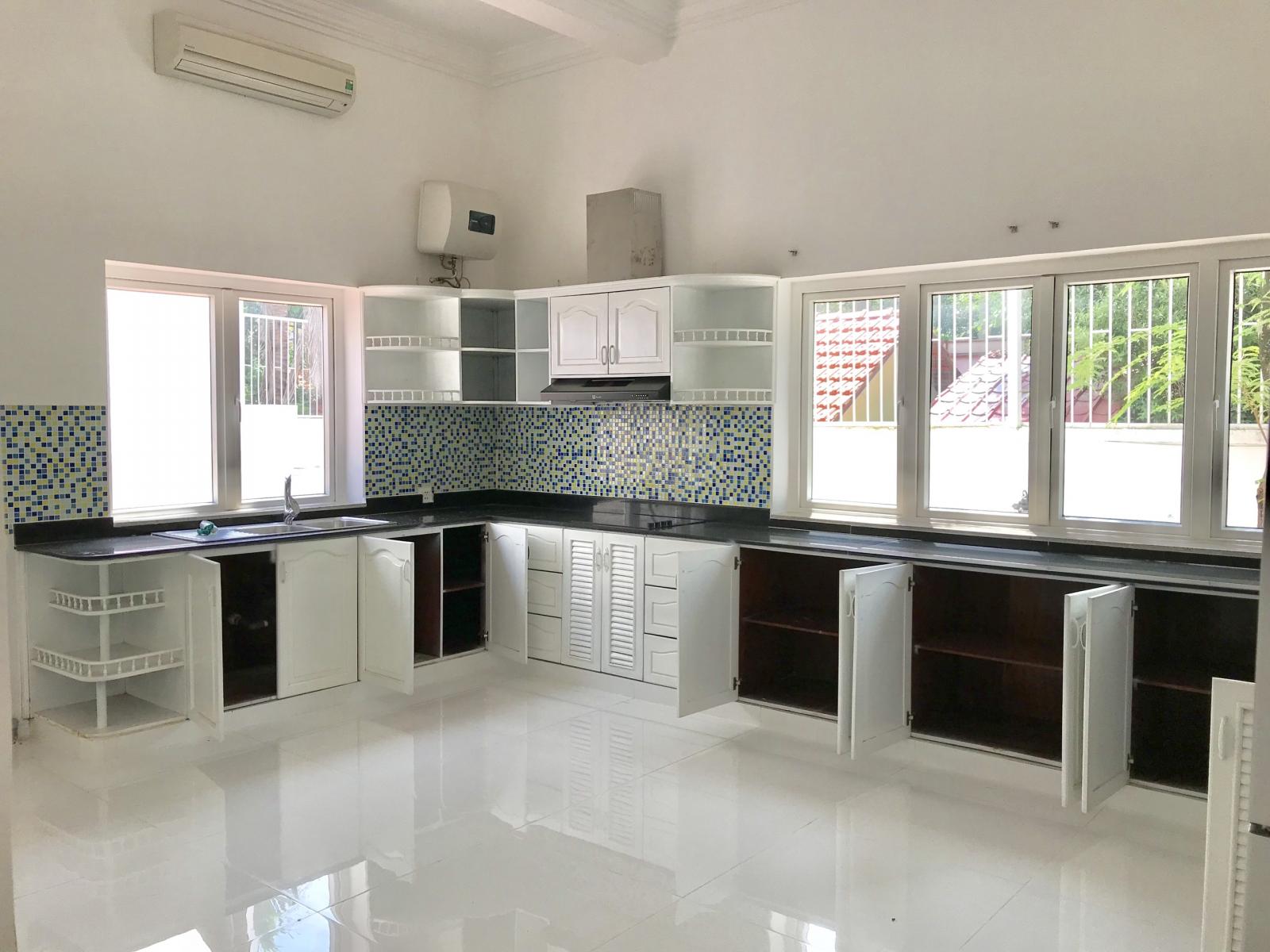 Cần bán Villa đẹp trong khu Compound Phú Nhuận khu cao cấp yên tĩnh  giá tốt chỉ 160tr/m2