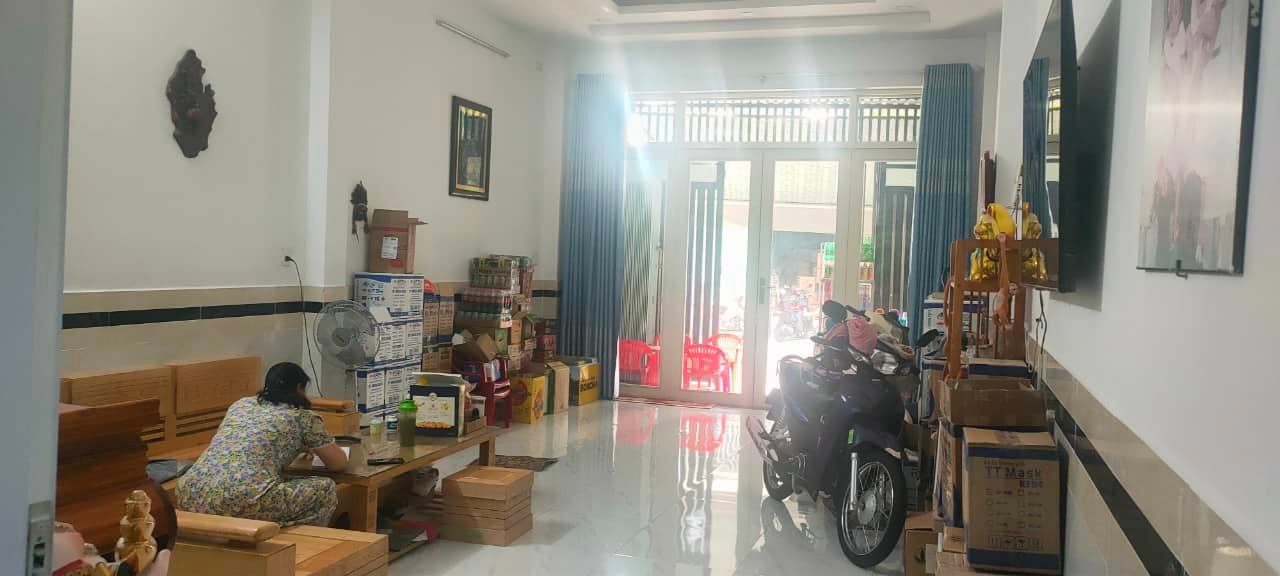 Nhà mặt tiền Trần Thị Hè, 82m2, 4.5x18 chỉ 6t75 TL mạnh.