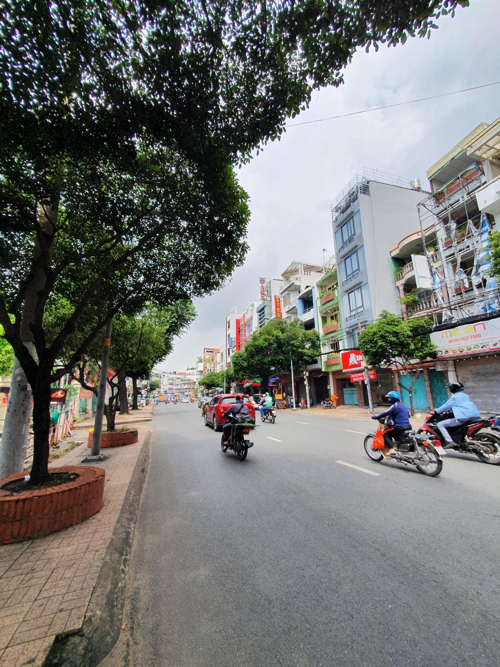8 x 40m, bán nhà cấp 4 mặt tiền đường Nguyễn Quang Bích - p.13 (giá 49 tỷ)