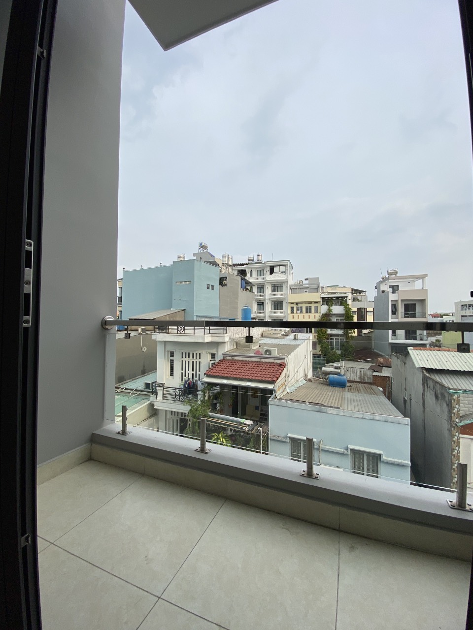 Bán nhà HXH Dương Quảng Hàm, DT : 4*18, 5 tầng, thang máy, TN : 40tr/tháng, Giá : 9.8 tỉ thương lượng