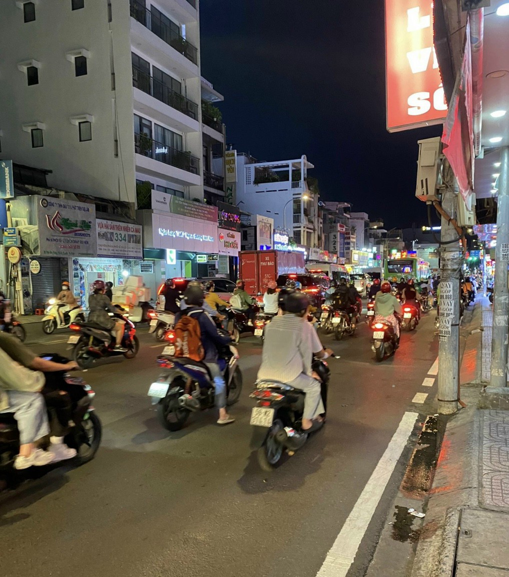 👉Quá HOT cho một căn nhà mặt tiền khu CỰC VIP buôn bán sầm uất đường Phan Đình Phùng F1 Phú Nhuận . 