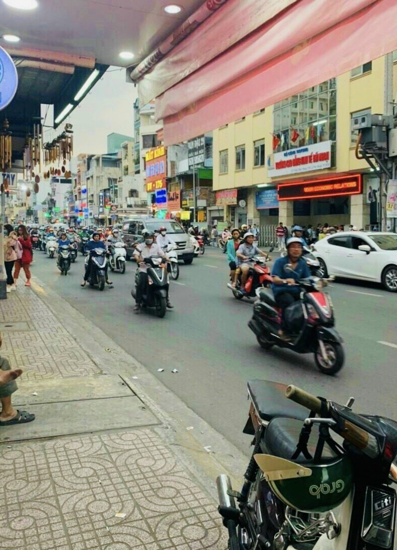 👉Quá HOT cho một căn nhà mặt tiền khu CỰC VIP buôn bán sầm uất đường Phan Đình Phùng F1 Phú Nhuận . 