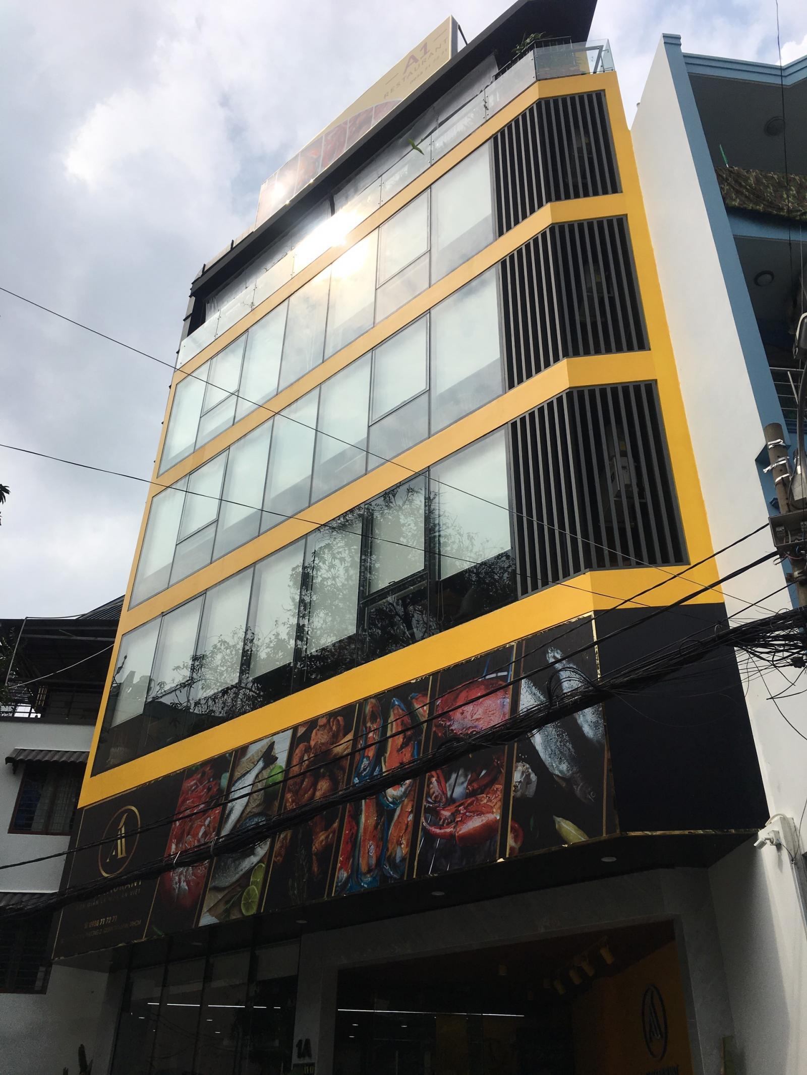 Bán gấp nhà MT Nguyễn Trọng Tuyển, PN, DT 9x13m, 2 tầng, HDT 35tr, giá 13 tỷ TL 