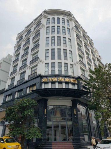 Chính chủ bán khách sạn góc 2 MT Hồng Hà P2 Tân Bình DT 19.3x20m hầm 8 lầu 46 phòng ĐCT 400tr 0938061333