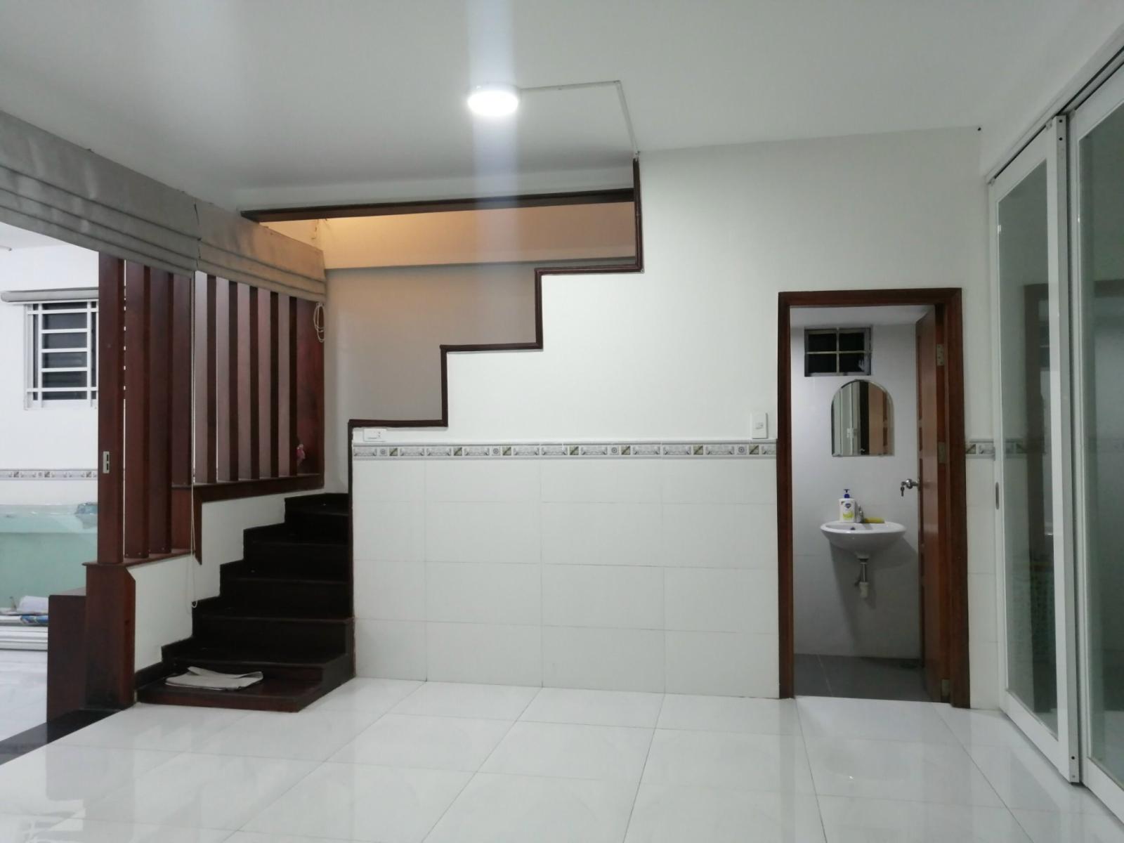 Bán căn nhà Bạch Đằng, P15, BT (5x15.5m) Nở hậu 4PN - Siêu vị trí - Hẻm 6M, Khu Vip BT