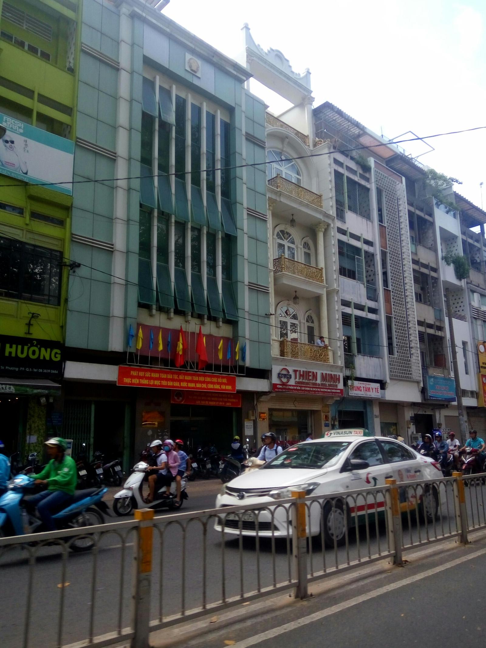 Bán tòa building MT ngay Ba Tháng Hai, Q. 10, 8x16m, hầm + 6 lầu thang máy, HĐ: 150tr/th, 40 tỷ