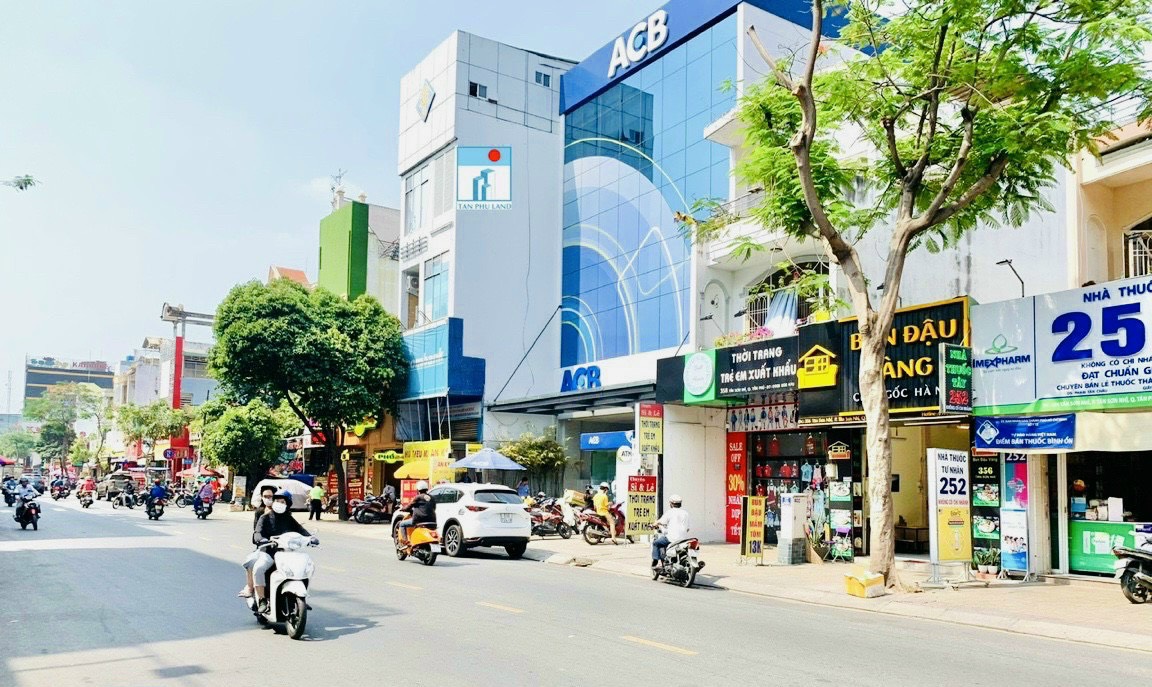 Chính chủ cần bán gấp căn nhà mặt tiền đường Lý Thường Kiệt, gần Nguyễn Chí Thanh Phường 7 Quận 10,
