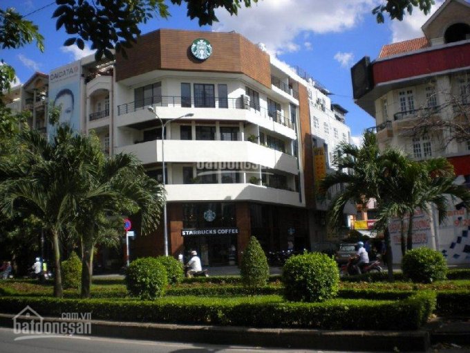 Bán nhà góc 2 mặt tiền Hoa Đào, Phường 2, Quận Phú Nhuận. DT 10 x 16m, KC 4 tầng gía bán 50 tỷ