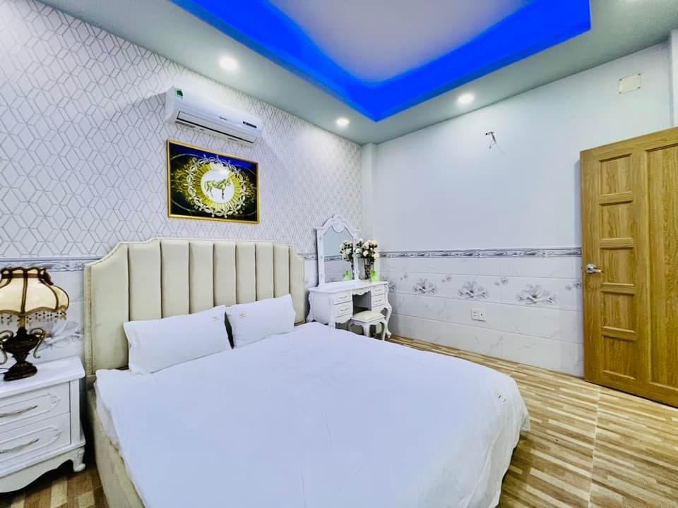 Bán khách sạn 6x16m hẻm 7m đường Hoàng Dư Khương, P12, Q10, nhà trệt 6 lầu sẵn HĐ thuê 100tr/th