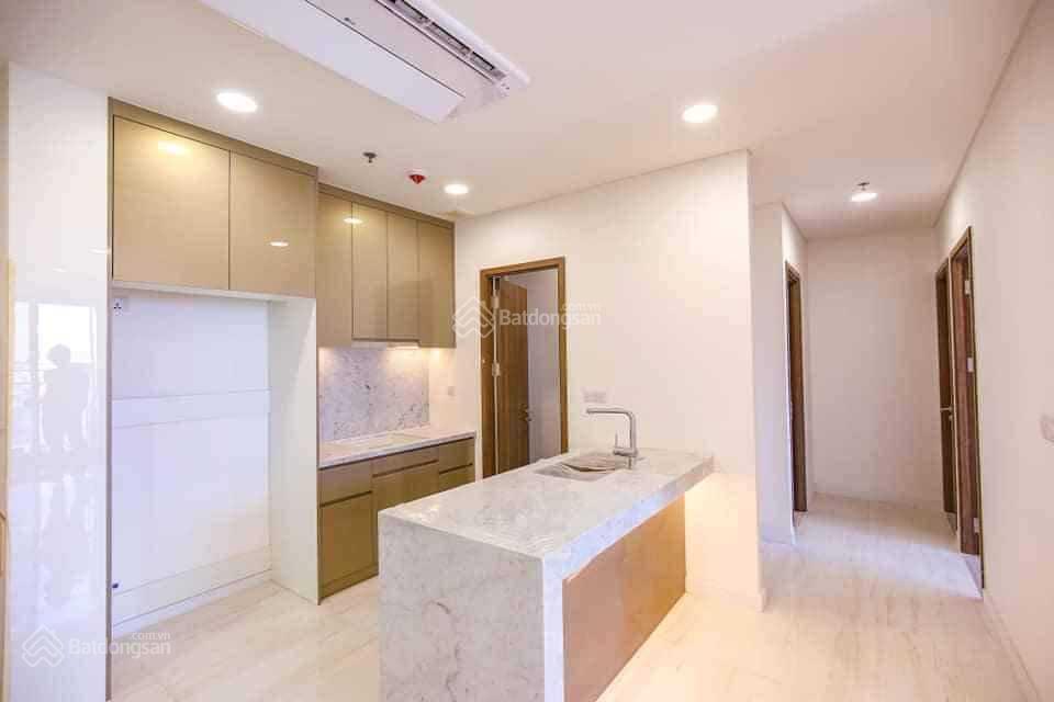 Bán nhà riêng Căn hộ Charmington, Quận 10, Tp.HCM diện tích 62m2  giá 1.7 Tỷ có suất đậu xe hơi