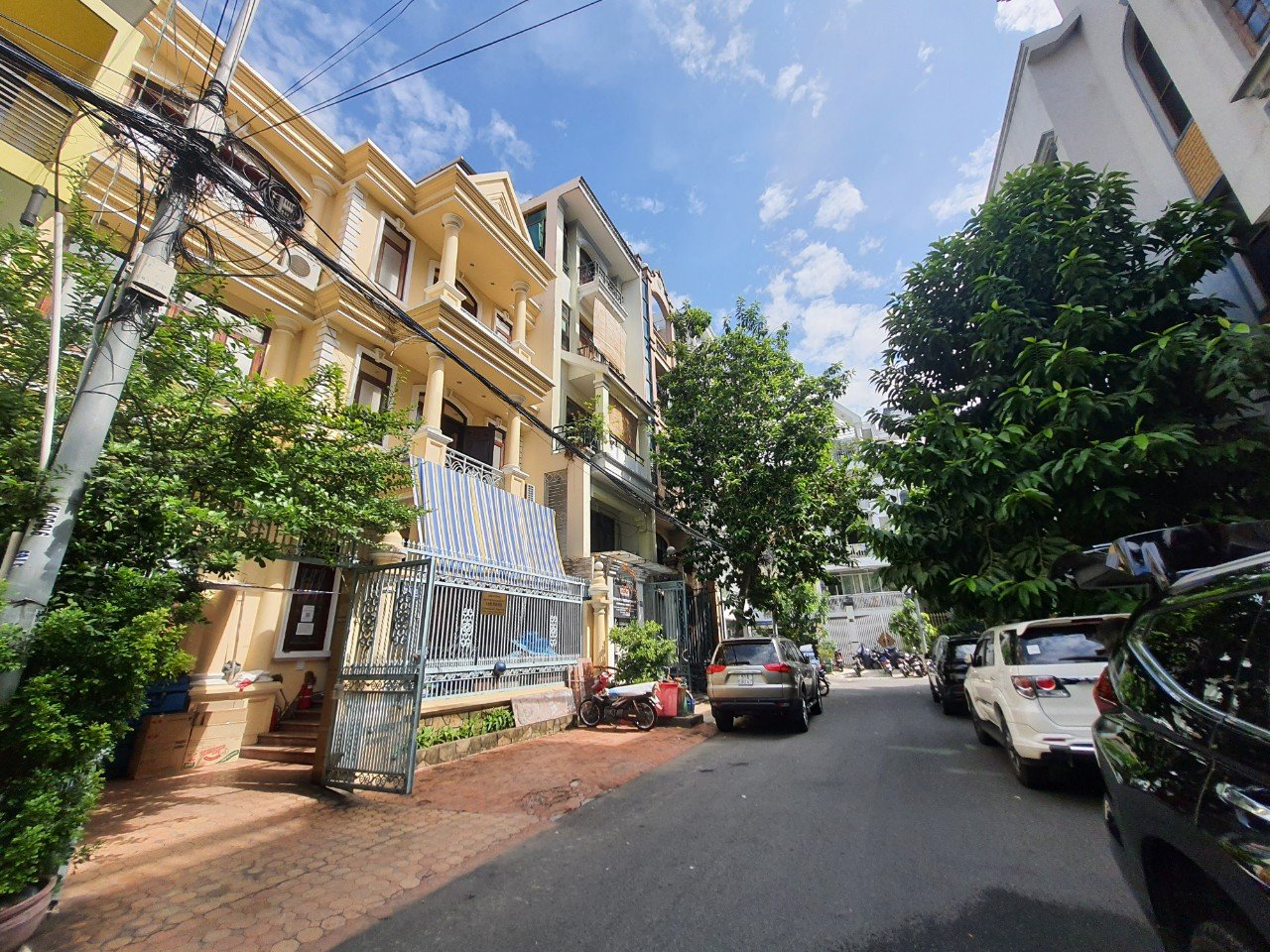 Biệt thự phố sang trọng đẳng cấp đường Thân Nhân Trung, Quận Tân Bình, DT: 7m x 20m, 4 tầng