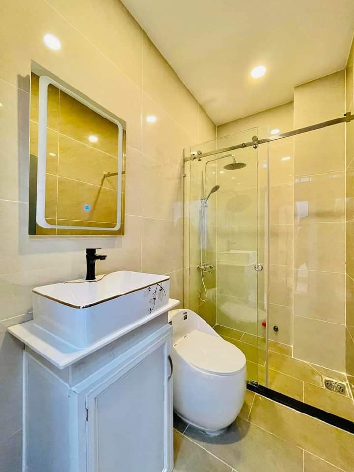 Nhà Mới - 3 Lầu (65m2), BÀNH VĂN TRÂN - 13.5 Tỷ.