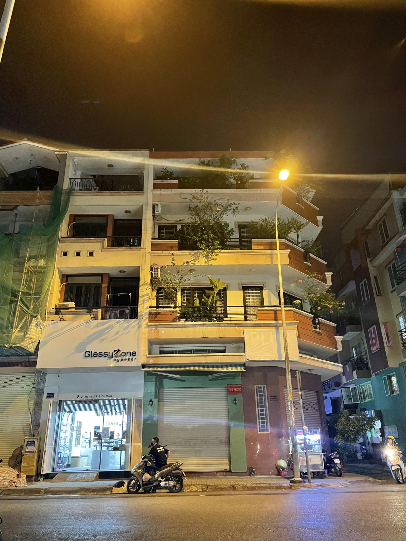 Bán nhà hẻm 60 đường Nguyễn Trãi, Phường 3, Quận 5 DT: 6mx17m 3 Lầu ST mới