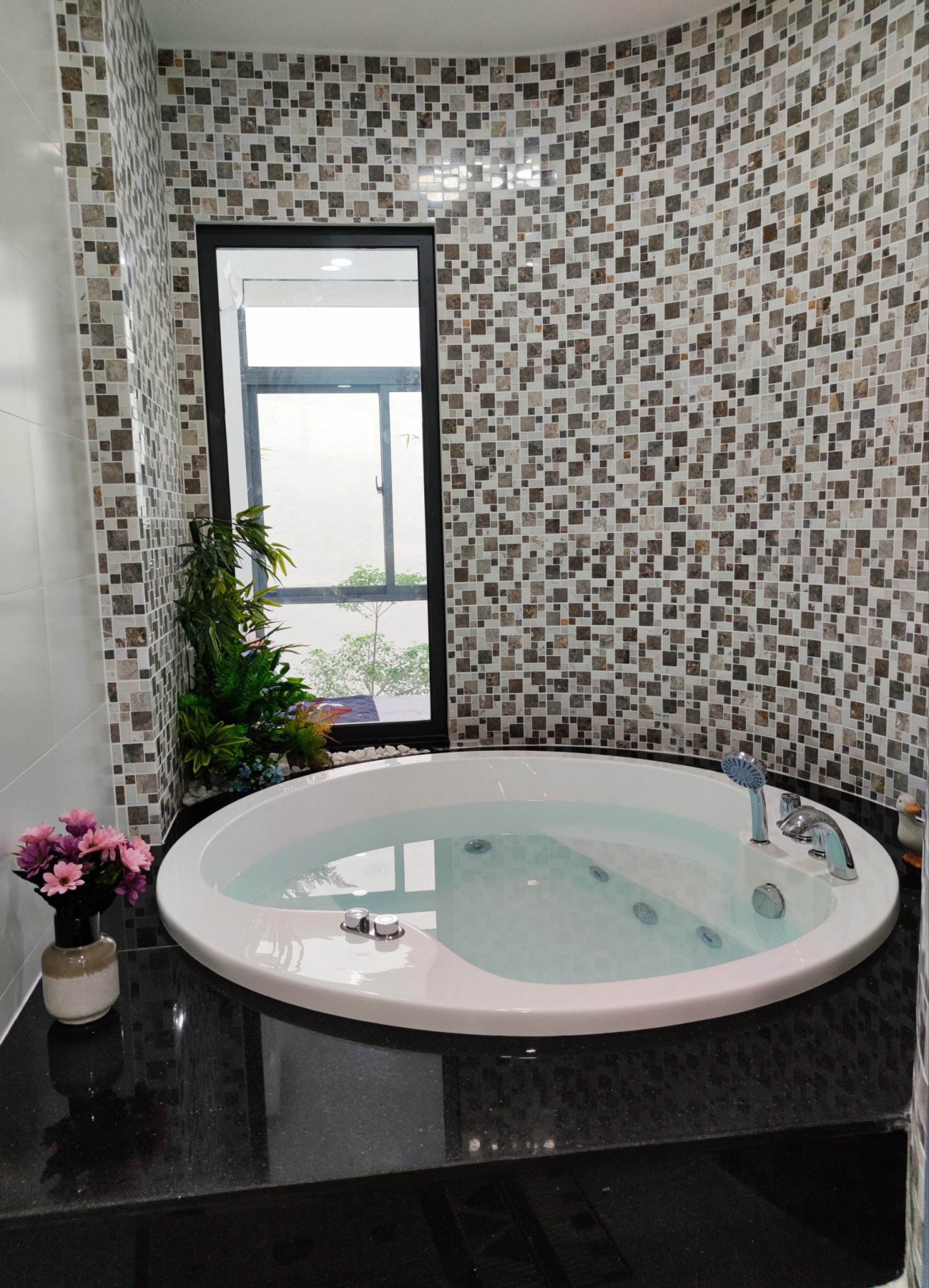 Bán Nhà Đẹp Xây Dựng Tâm Huyết Đẹp Như Hình q3, HXH 4.5*20M